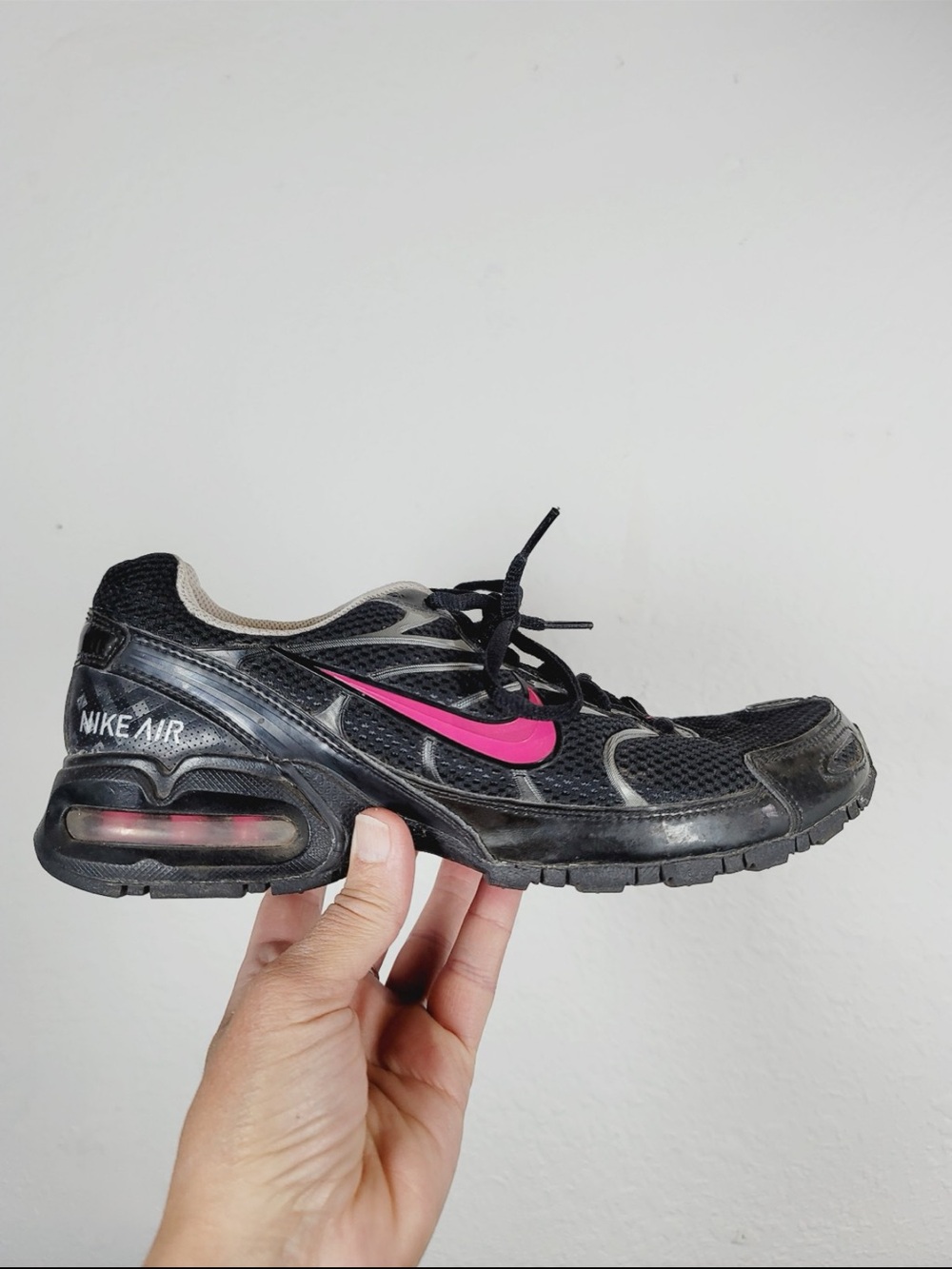 Nike Air Torch 4 Black Running Shoe with Pink Swoosh, Size 8